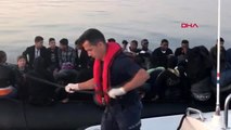 İZMİR Çeşme açıklarında 33 kaçak göçmen yakalandı
