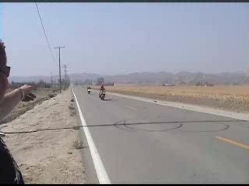 [Moto] Yamaha R1 vs Honda CBR 900 RR Crash