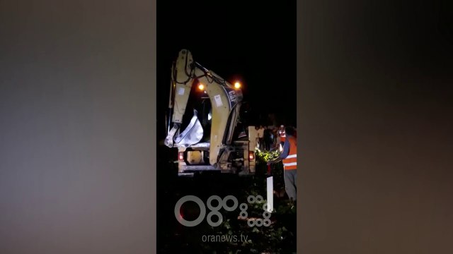 RTV Ora - Moti i keq bllokoi për disa minuta rrugën Gjirokastër - Kakavijë