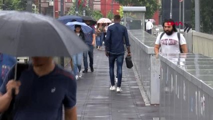 İSTANBUL'DA YAĞMUR ETKİLİ OLUYOR 3