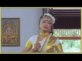 Kaamini mani sakhi song from Malayalam movie Swapaanam directed by Shaji N Karun