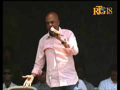 Chèf leta Ayisyen an Michel Joseph Martelly nan vizite lekòl St jean Bosco nan lokalite Merger.