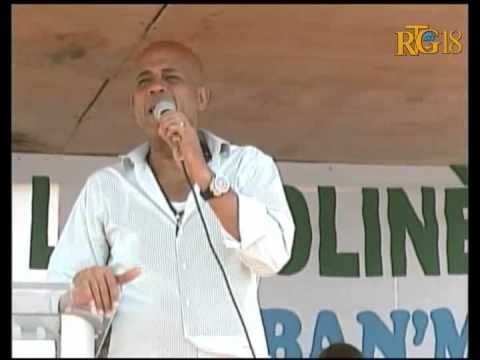 Prezidan repiblik la Michel Joseph Martelly inogire yon lak kolinè nan lokalite Raymond.