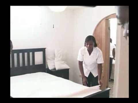 Direksyon lekòl otelyè Dayiti òganize yon jounen pòt louvri.