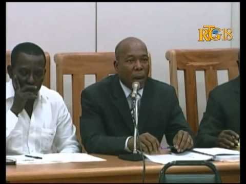 Komisyon ekonomi ak finans sena a kontinye analize lwa finans 2012-2013 la.