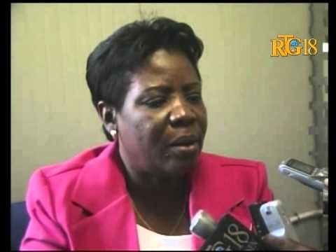 Minis kondisyon fanm nan distribye 350 kit ijyenik bay moun kap viv nan kan Toto.