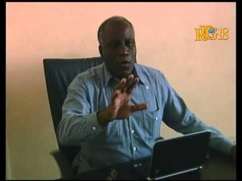 Konferans deba sou pratik palmantè pou yon gwoup aspiran jounalis.