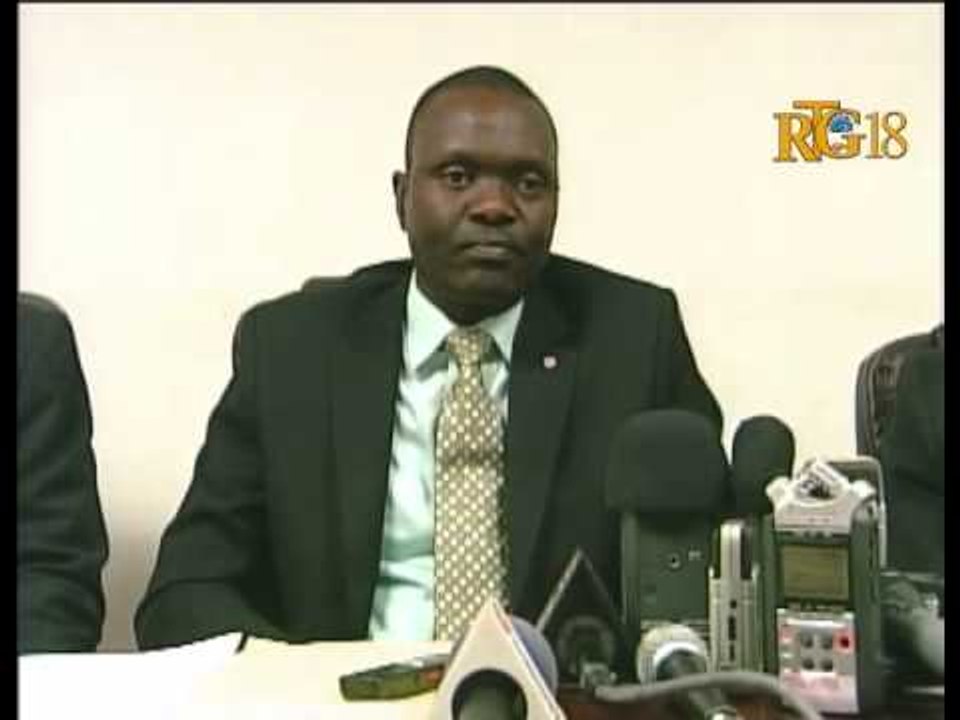 Komisyon afè etranjè sena repiblik la te resevwa Anbasadè deziye pou peyi Panama a.