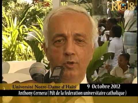 Responsab UNDH yo fè chante yon mès ekaristik pou make nouvel ane akademik 2012-2013 pou Etidyan.