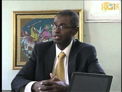 Minis René Jean Jumeau anonse lap kite peyi a pou al patisipe nan yon fowòm.