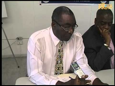 Minis edikasyon nasyonal la reyini ak Direktè lekòl ki nan fwod nan sistèm edikatif Ayisyen an.