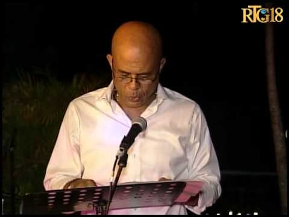 Anbasadè Fransè an Ayiti an Didier Le Bret òganize yon koktèl nan rezidans prive'l nan kad fen m