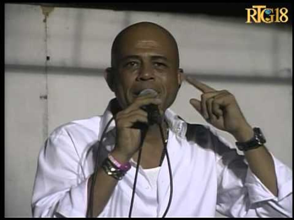 Ministè enteryè ak kolektivite teritoryal fè distribisyon jwèt ak balon sou plas kanapevè