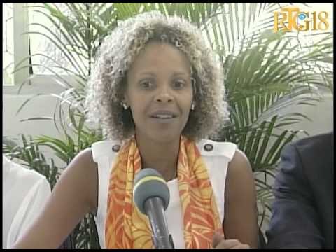 ''Yon Ayisyen, Yon Pyebwa, Petyonvil dwat devan'' Se tèm kanaval 2013 la nan komin Petyonvil.