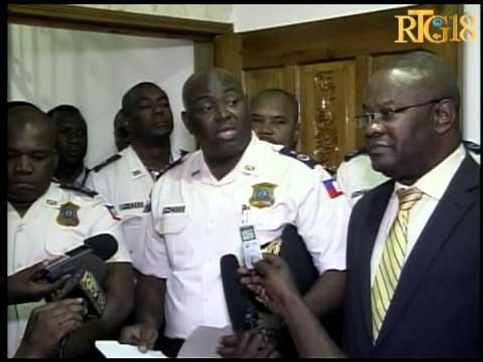 Seremoni enstalasyon nouvo enspektè jeneral an Chèf PNH la Erick Cheriska.