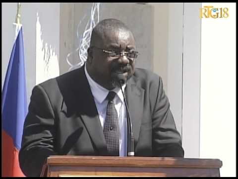 Seremoni inogirasyon yon mozole nan ri Sen Jera Kafoufèy nan memwa viktim 12 janvye 2010 yo.