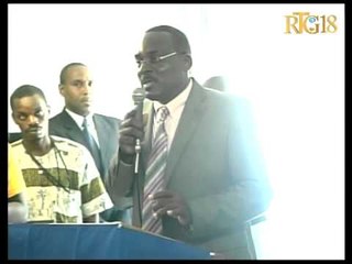 Jean Roosevelt René Ministre des Sports sortant.