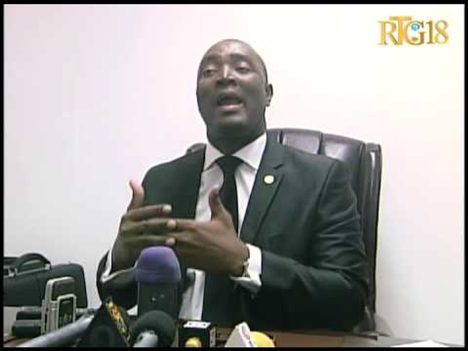 Prezidan chanm Depite a voye jete delè 24 trè Prezidan Sena a bay pou biwo a prezante manm yo.