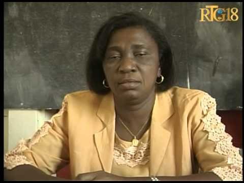 Platfòm sendika Anseyan yo: CNEH,FENATEC,CONEH,UNNOEH,GIEL nan yon konferans.