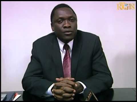 Premye Minis Laurent Salvador Lamothe akonpaye kèk manm kabinè gouvènman'l...