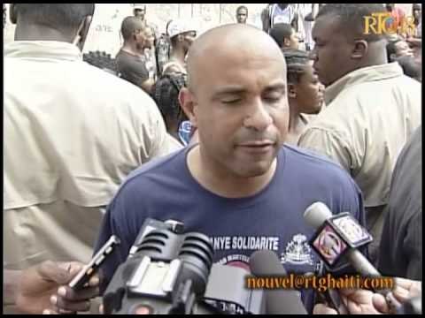 Vizit Premye Minis lan nan site Maria nan kad dyalòg sosyal ak moun kap viv nan kominote a.