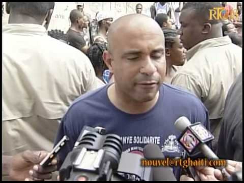 Vizit Premye Minis lan nan site Maria nan kad dyalòg sosyal ak moun kap viv nan kominote a.