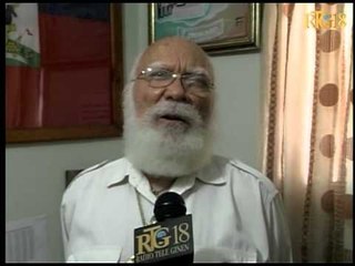 Seremoni remiz plak onè ak merit bay Pwofesè Franck Etienne...