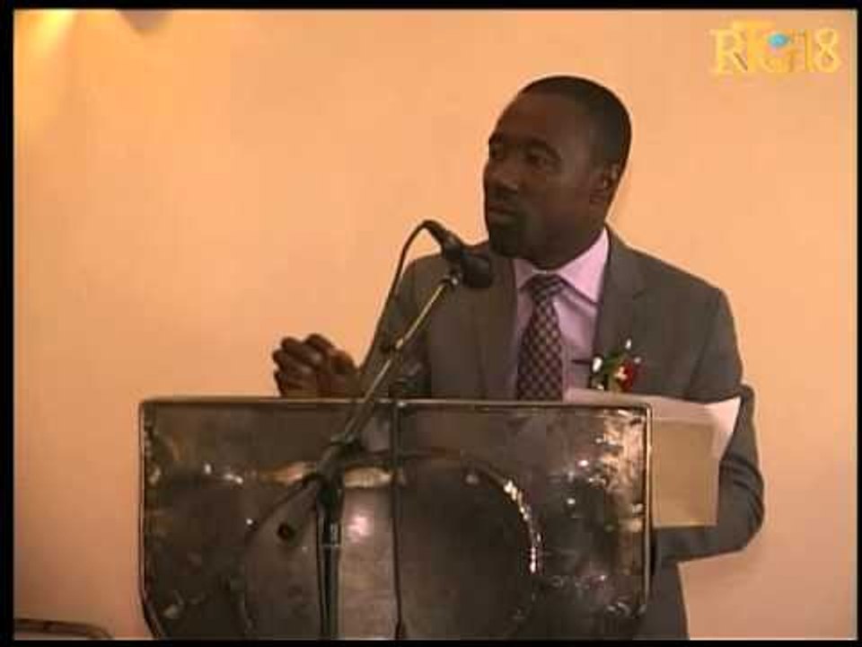 Ministè edikasyon nasyonal onore plizyè Anseyen Ayisyen.