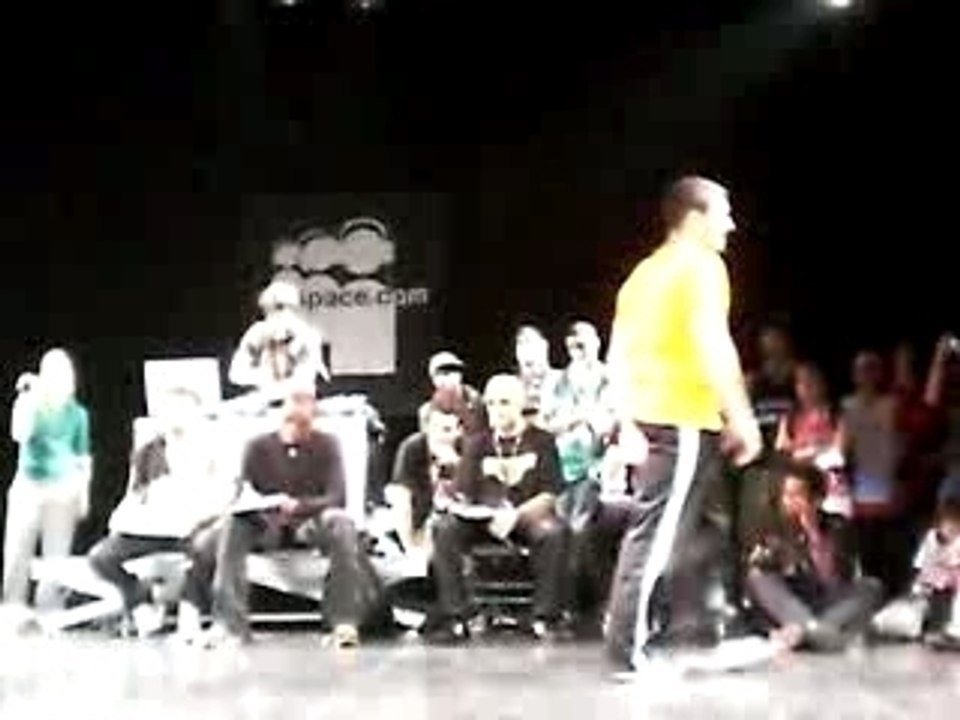 Break Dance Floor 2008 Smokemon vs body talk