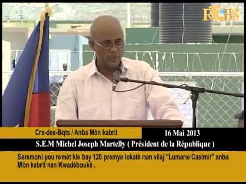 Seremoni pou remèt kle bay 120 premye lokatè nan vilaj ''Lumane Casimir''.