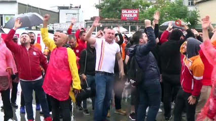 Galatasaray taraftarı kritik dava öncesi adliyeye akın etti