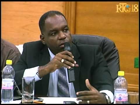 Premyè rankont Minis jistis la Jean Renel Sanon nan kad analiz pwojè bidjè 2013 2014 la