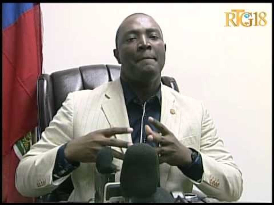 Biwo chanm Depite a eskize popilasyon an pou batay ki te deklanche nan palman Ayisyen an