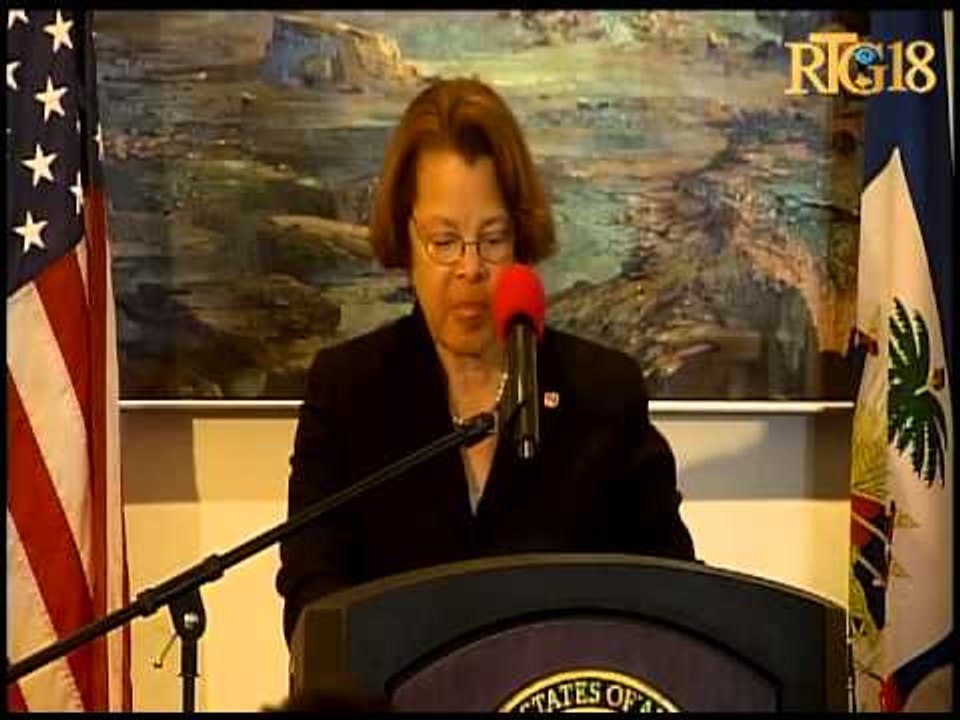 Seremoni pou resevwa Chef Minustah a Mme  Sandra Honoré, nan kad yon resepsyon ki te òganize nan swa