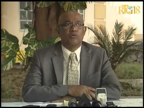 Chèf kabinè Minis planifikasyon an ak koperasyon ekstèn nan prezante bilan 3èm jounen reyinyon trava