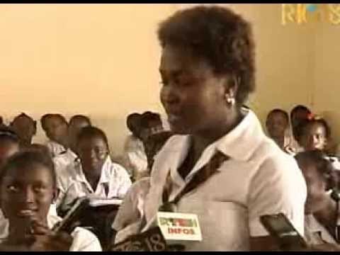 Vizit Polis kominotè nan diferan lekòl nan rejyon metwopolitèn nan