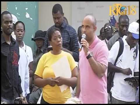 Vizit Premye Minis Laurent Salvador Lamothe nan vil Port de Paix pou konstate kòman popilasyon an ap