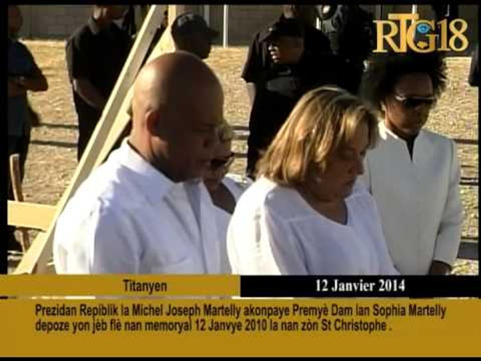 Prezidan Repiblik la Michel Joseph Martelly akonpaye Premyè Dam lan Sophia Martelly depoze yon Jèb F