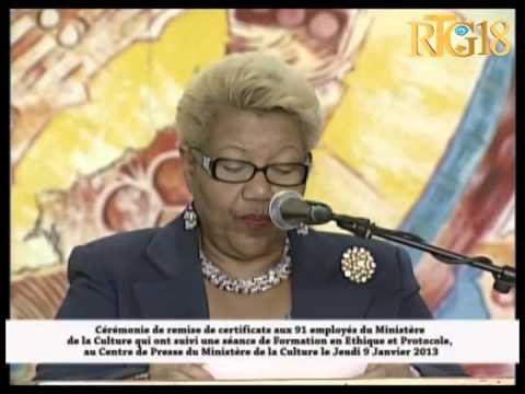 Céremonie de remise certificats aux 91 employés du Ministère de la culture qui ont suivi une séance