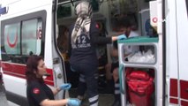 D-100 Karayolu'nda kontrolden çıkan ambulans tabela direğine çarptı: 3 yaralı