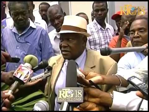 Anbasadè Ameriken an an Ayiti Pamela White akonpaye Reprezantan depatman deta Ameriken an Thomas Sha