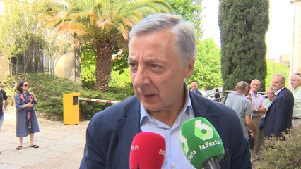 Blanco pide a Podemos que deje de pensar "en el Consejo de Ministros"