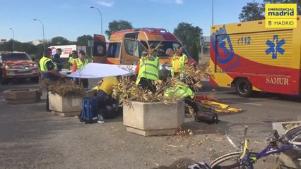 Video herunterladen: Herida muy grave una mujer tras ser atropellada mientras montaba en bicicleta