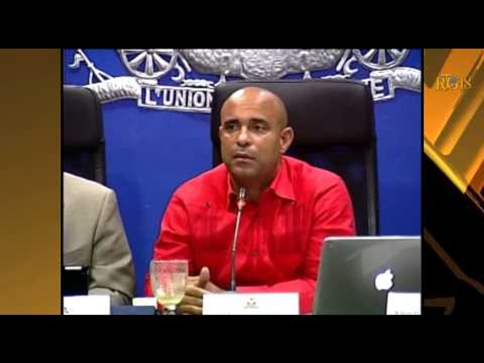 Rencontre entre le Premier Ministre Lamothe et l'Ambassadrice américaine en Haïti, Pamela White.