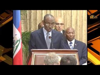 La Commission Consultative Présidentielle remet son rapport de travail à Président Martelly.