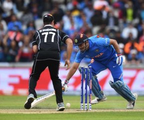 ധോണിയെ വിമര്‍ശിക്കുന്നവര്‍ ന്യൂസിലന്‍ഡ് ക്യാപ്റ്റന്റെ വാക്കുകള്‍ കേള്‍ക്കുക | Oneindia Malayalam