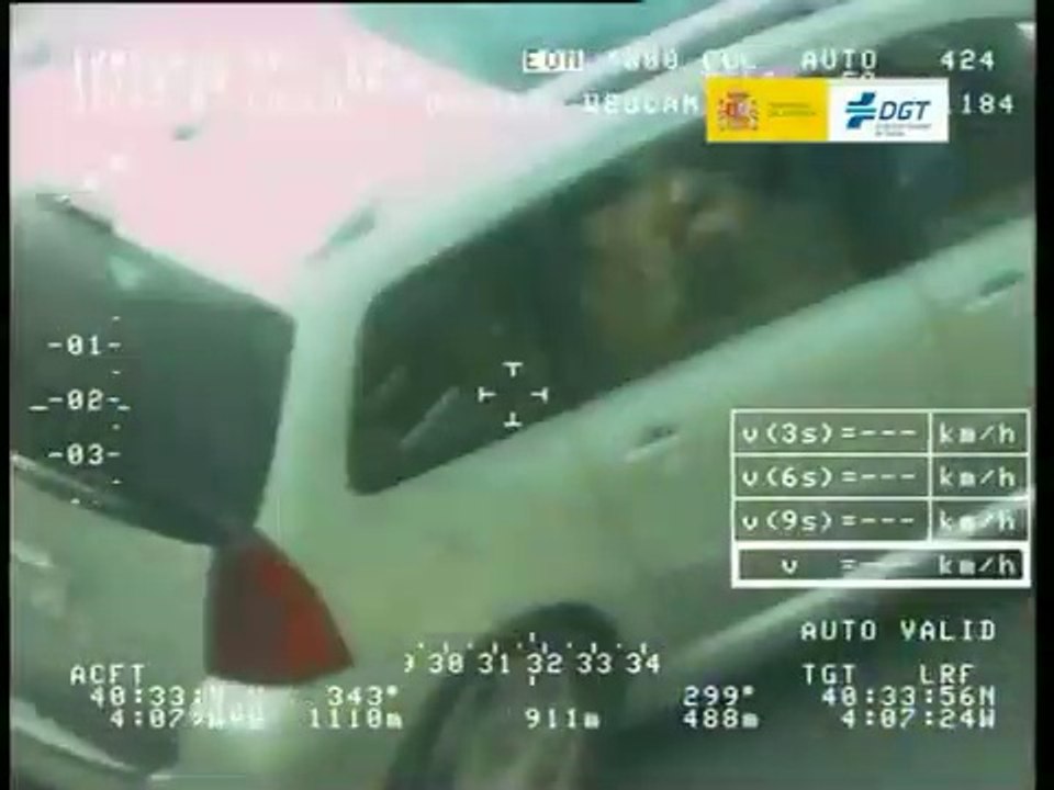 VÍDEO: De 100 a 200 euros de multa por llevar suelta a su mascota dentro del coche