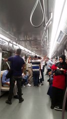 Metroda provokasyon! Başörtülü kadını hedef alıp olay çıkardı