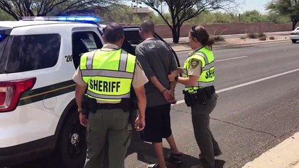 L'homme arrêté après avoir heurté le cactus