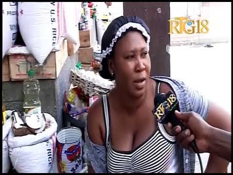 Les marchandes sont confrontées à la hausse des prix des produits de première necessité.